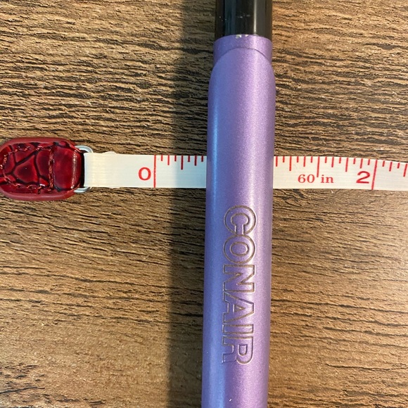 1/4” barrel curling iron - Picture 3 of 3